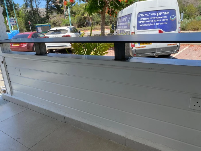 דלפק לפוד טראק בשלומי עבודה בהזמנה אישית מחומר טרספה