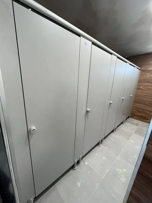 מחיצות ודלתות לתאי שירותים טרספה ( HPL )