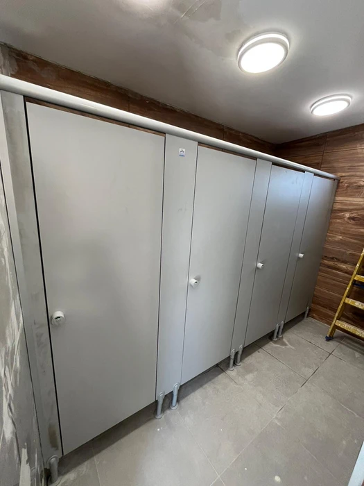 מחיצות ודלתות לתאי שירותים טרספה ( HPL )