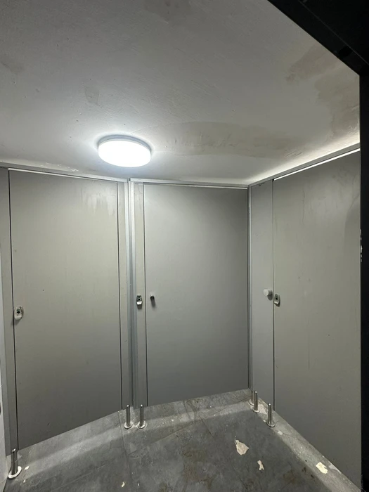 מחיצות ודלתות לתאי שירותים טרספה ( HPL )