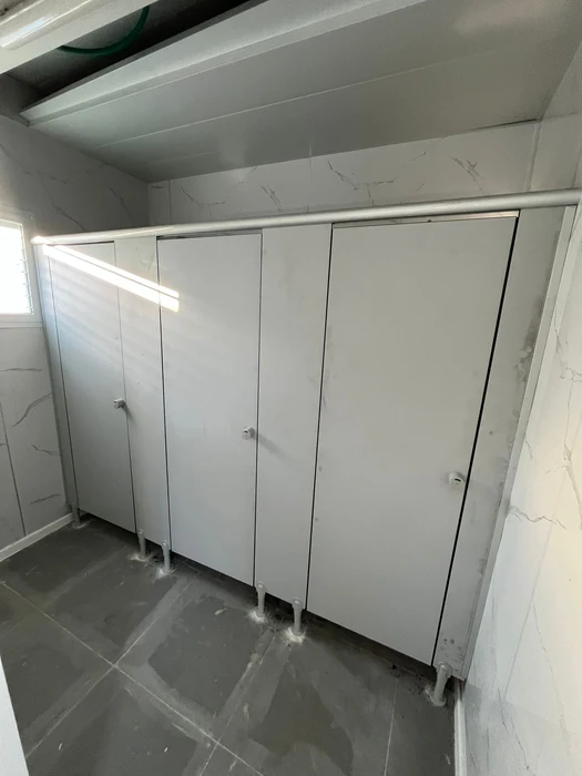 מחיצות ודלתות לתאי שירותים טרספה ( HPL ) חיפה