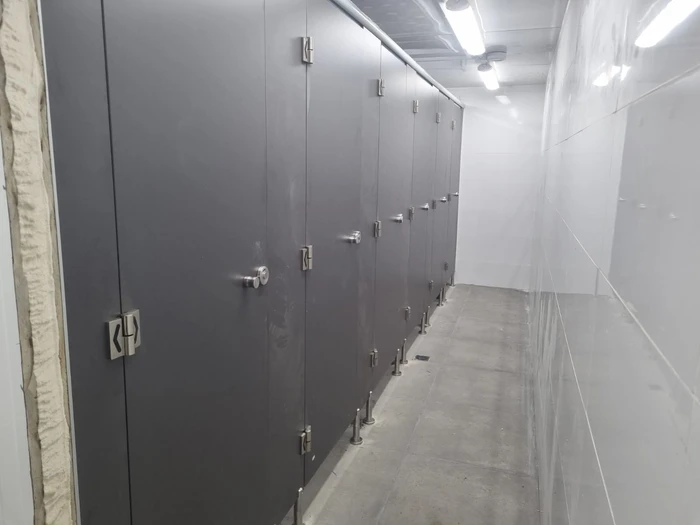 מחיצות ודלתות לתאי שירותים טרספה ( HPL )