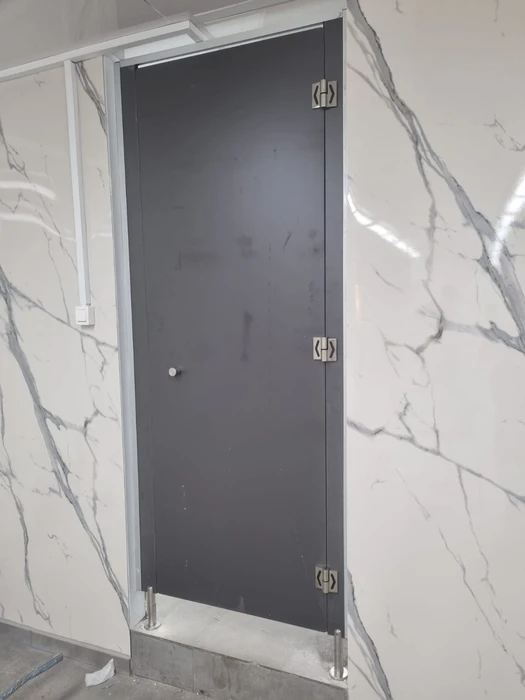 מחיצות ודלתות לתאי שירותים טרספה ( HPL )