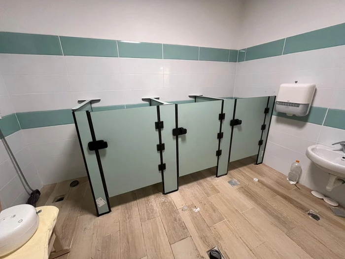 תאי שירותים מטרספה בגן ילדים בבית שמש (5).