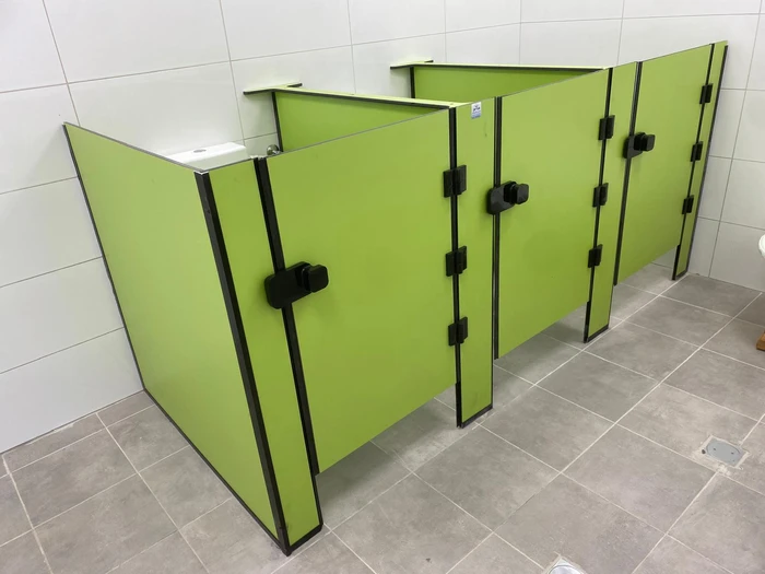 תאי שירותים מטרספה בגן ילדים בעפולה.