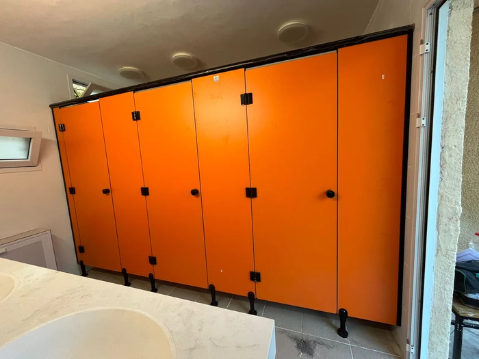 תאי שירותים מטרספה במצפה שלם.