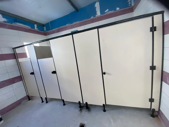 תאי שירותים מטרספה בגן ילדים בבית שמש.