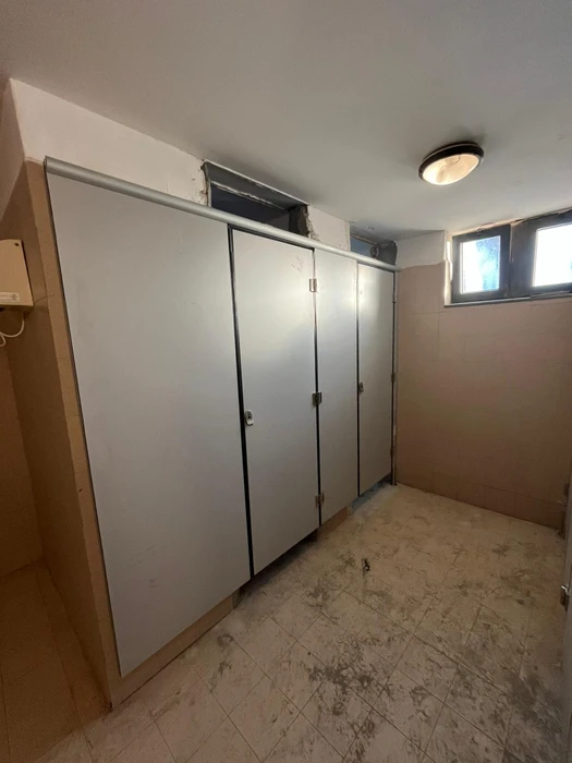 תאי שירותים מטרספה בממשית.