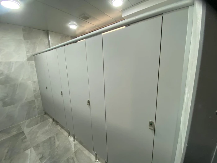 תאי שירותי מטרספה פרויקט בבני ברק.