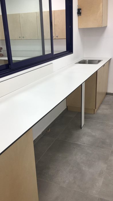 שולחנות מטרספה למעבדה בהתאמה אישית