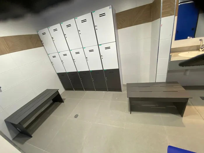 לוקרים HPL ( טרספה ) ספסלי HPL ( טרספה )