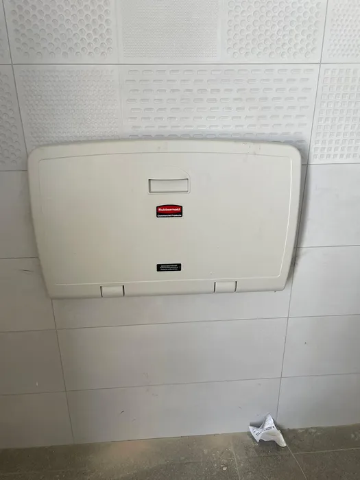 מתקן החתלה מתקפל לתינוקות