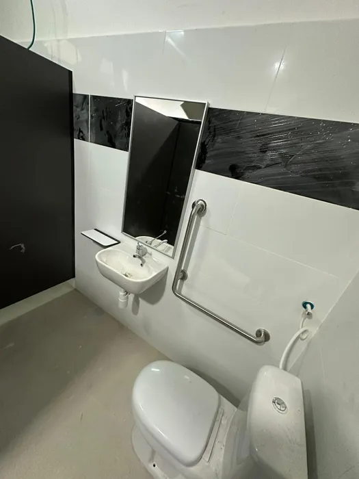 ידית אחיזה L מנירוסטה, מראה ומדף מטרספה