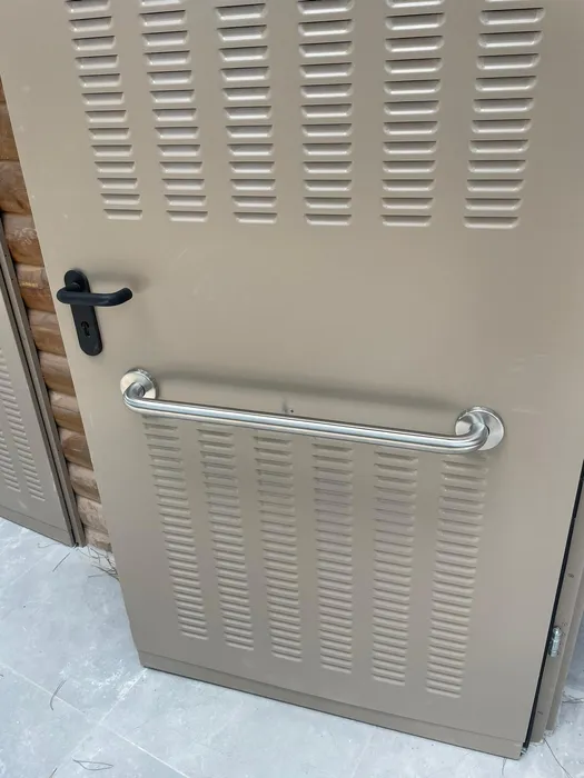 ידית אחיזה לדלת מנירוסטה