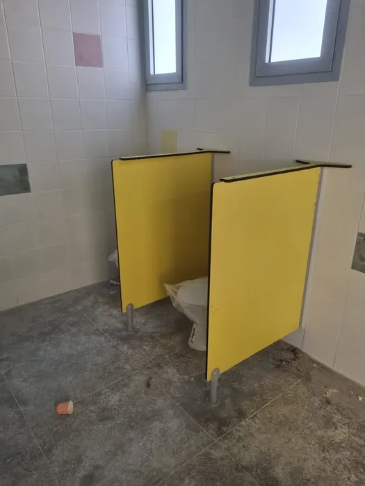 תאים ומחיצות HPL (טרספה) גני ילדים קיבוץ לביא